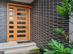 206 N 22nd Street E, Philadelphia PA 19103