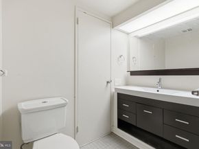 1326 Spruce Street 1903, Philadelphia PA 19107