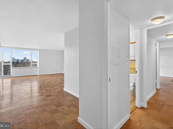 11400 Washington Plaza W 1303, Reston VA 20190