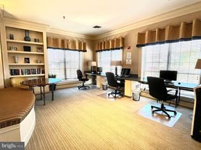 4860 Eisenhower Avenue 484, Alexandria VA 22304