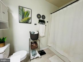 4860 Eisenhower Avenue 484, Alexandria VA 22304