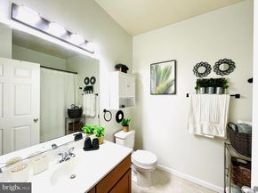 4860 Eisenhower Avenue 484, Alexandria VA 22304