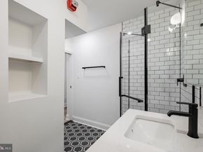 1805 Chestnut Street, Philadelphia PA 19103