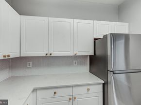 4560 Strutfield Lane 1110, Alexandria VA 22311