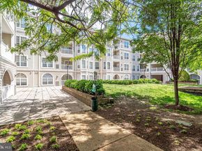 4560 Strutfield Lane 1110, Alexandria VA 22311