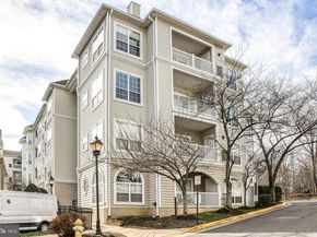 4560 Strutfield Lane 1110, Alexandria VA 22311