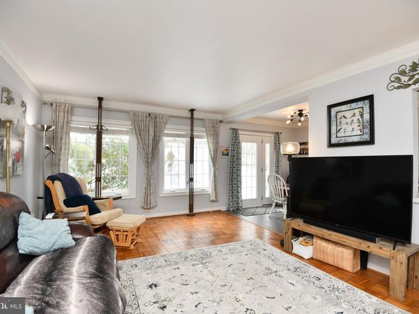 3236 Valley Drive 3236, Alexandria VA 22302