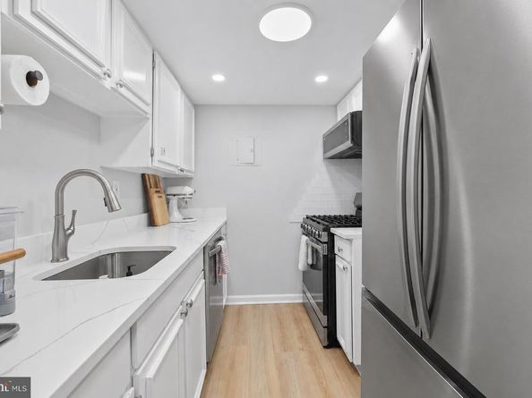 1300 Army Navy Drive 320, Arlington VA 22202