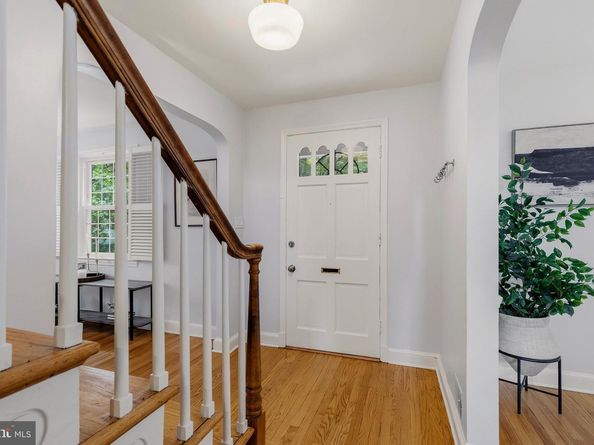 8232 Eastern Avenue NW, Washington DC 20012