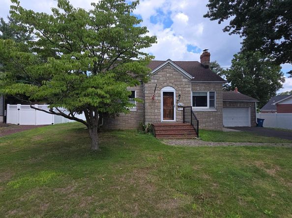 710 N Lafayette Avenue, Yardley PA 19067