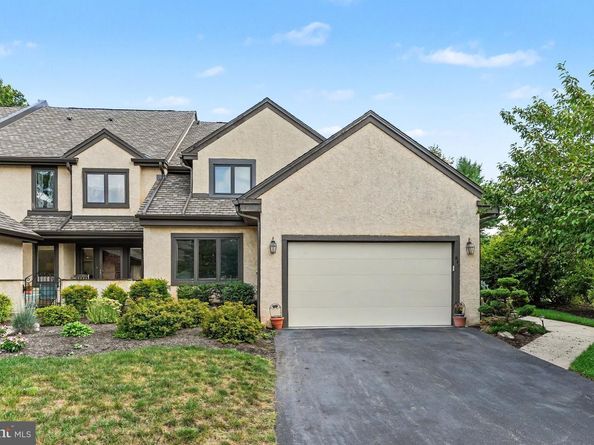 944 Hedgerow Court, Blue Bell PA 19422