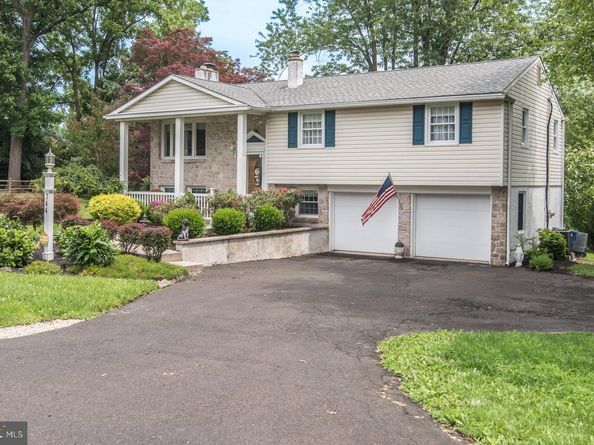 744 Kleckner Road, Bensalem PA 19020
