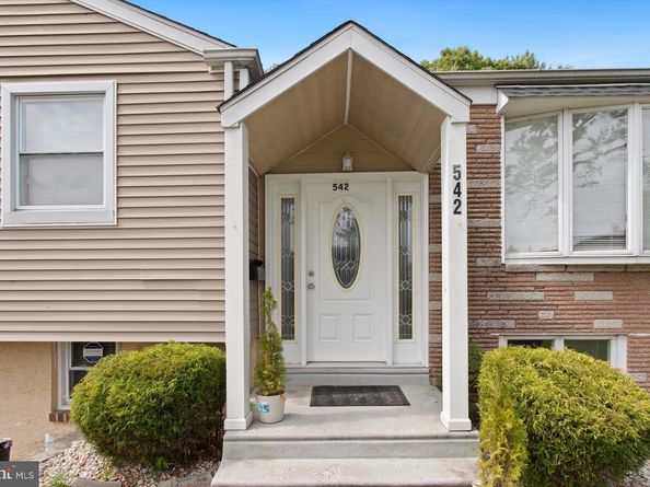 542 Burgess Street, Philadelphia PA 19116