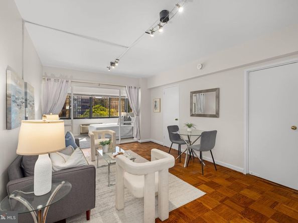 2141 I Street NW 402, Washington DC 20037