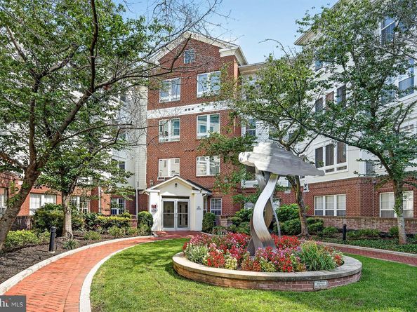 801 S Greenbrier Street 404, Arlington VA 22204