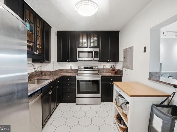 200 N Pickett Street 1002, Alexandria VA 22304