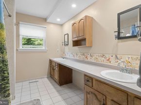 1297 Quarry Commons Drive, Yardley PA 19067