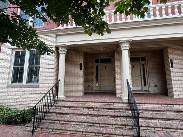 2109 Main Line 102, Alexandria VA 22301
