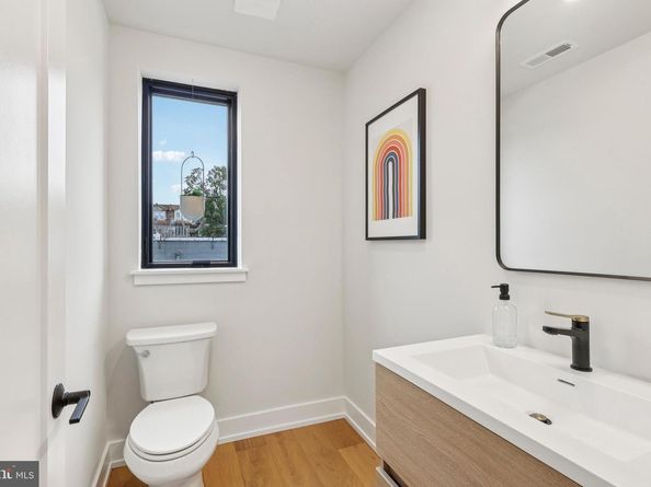 3845 Ridge Avenue, Philadelphia PA 19132