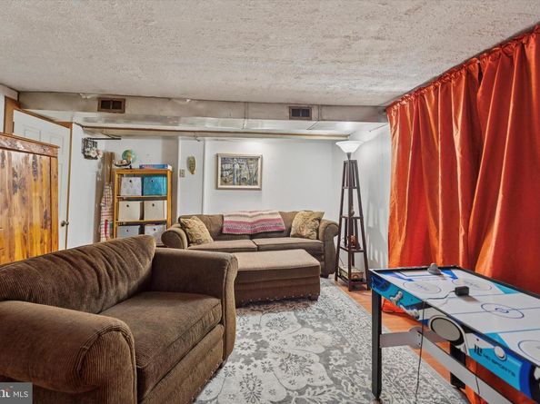 1133 Agnew Drive, Drexel Hill PA 19026