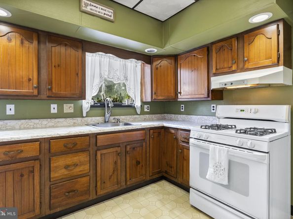 475 Pensdale Street, Philadelphia PA 19128