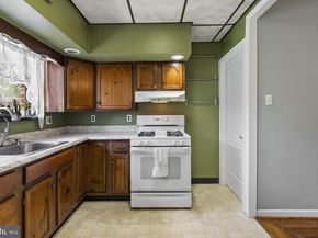 475 Pensdale Street, Philadelphia PA 19128