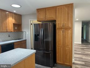 1332 Cinnamon Drive, Fort Washington PA 19034