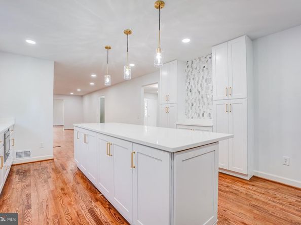 8712 Harness Trail, Potomac MD 20854