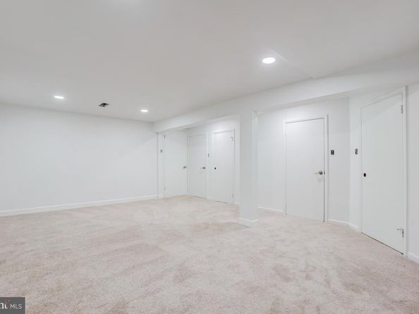 8712 Harness Trail, Potomac MD 20854