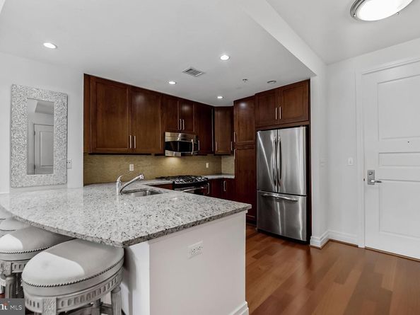 8220 Crestwood Heights Drive 314, Mclean VA 22102