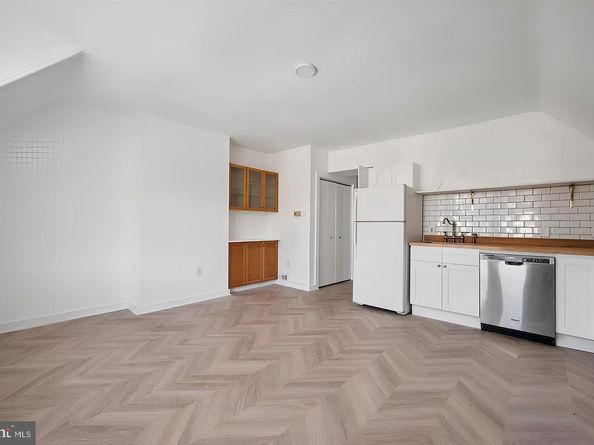 4813 Chester Avenue, Philadelphia PA 19143