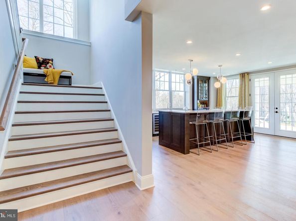 837 Nathan Hale, Berwyn PA 19312