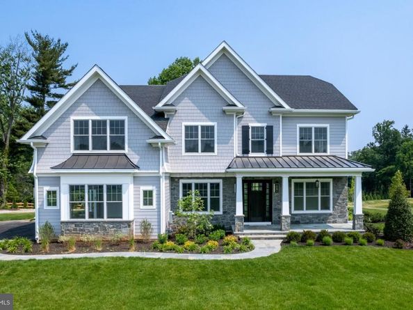 837 Nathan Hale, Berwyn PA 19312