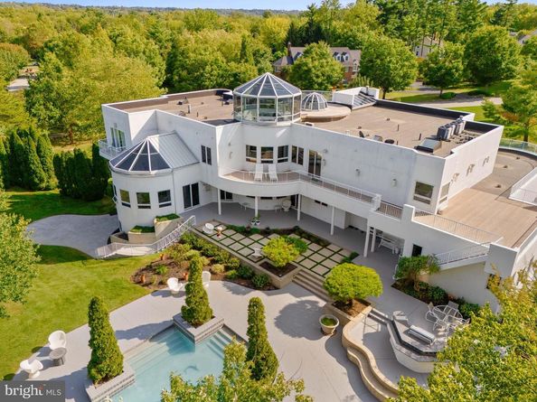 611 Creek Lane, Flourtown PA 19031