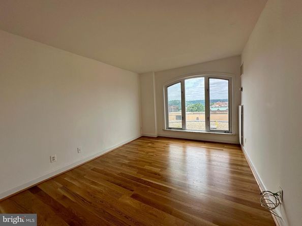 1080 Wisconsin Avenue NW 503W, Washington DC 20007