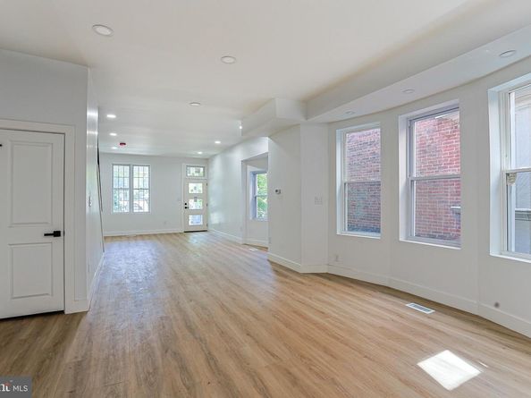 7415 Sprague Street, Philadelphia PA 19119