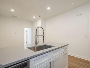 727 N 39TH Street, Philadelphia PA 19104