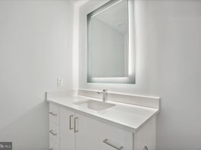 923 V Street NW 602, Washington DC 20001