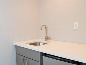 708 N 17TH Street, Philadelphia PA 19130