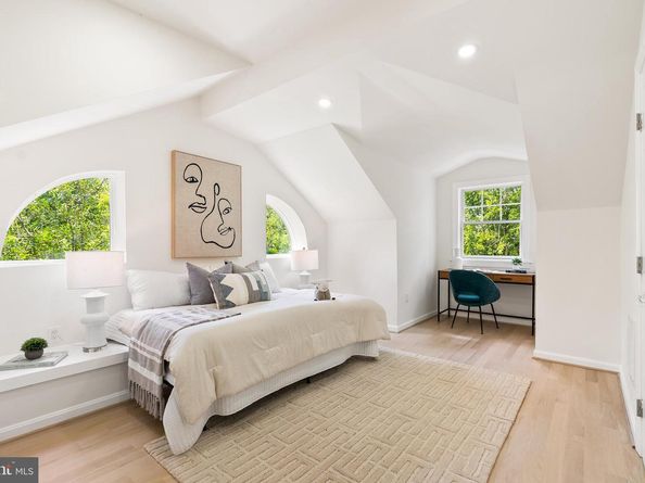 2717 38TH Street NW, Washington DC 20007