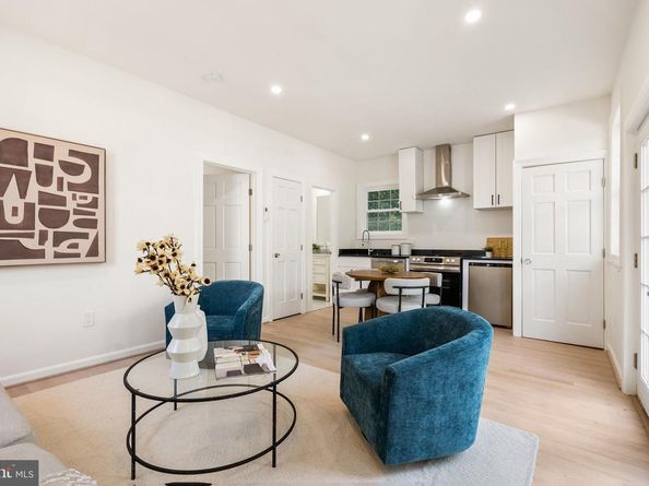 2717 38TH Street NW, Washington DC 20007