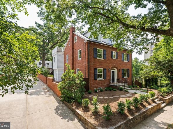 2717 38TH Street NW, Washington DC 20007