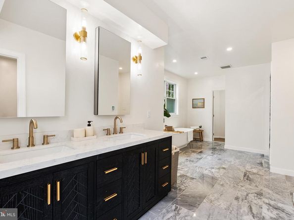 2717 38TH Street NW, Washington DC 20007