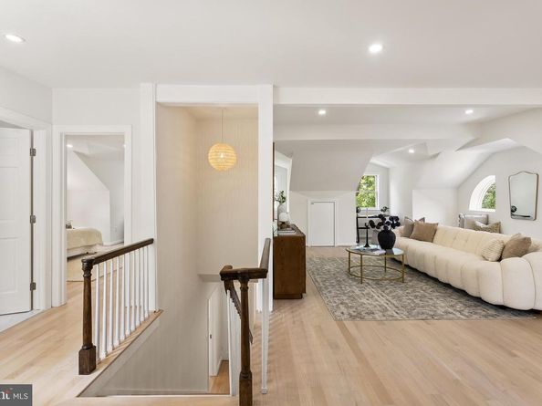 2717 38TH Street NW, Washington DC 20007