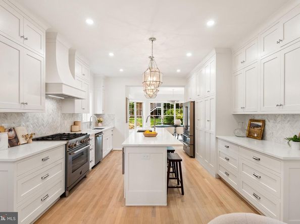 2717 38TH Street NW, Washington DC 20007