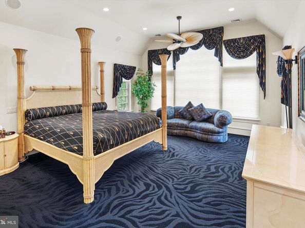 909 N Penn Oak Road, Lower Gwynedd PA 19002