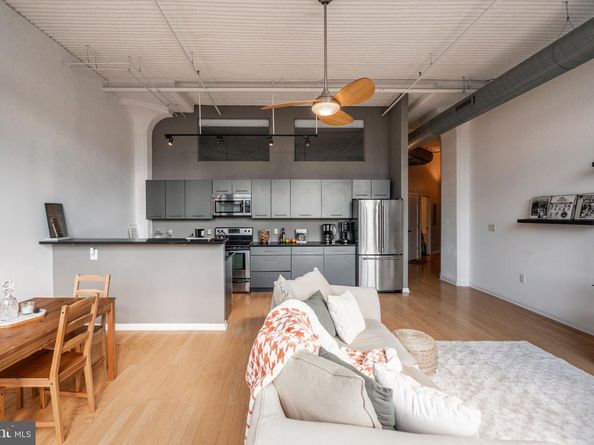 2200 Arch Street 1011, Philadelphia PA 19103