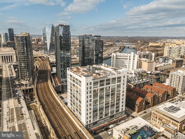 2200 Arch Street 1011, Philadelphia PA 19103