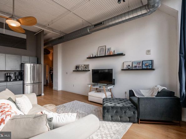 2200 Arch Street 1011, Philadelphia PA 19103