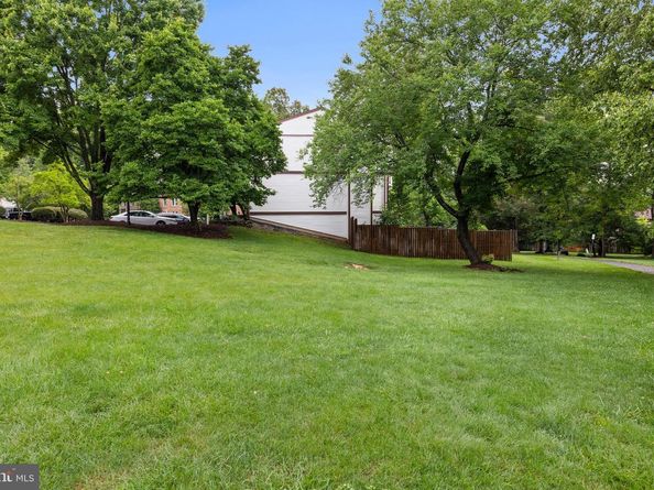 1610 Sierra Woods Drive, Reston VA 20194